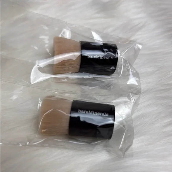 bareMinerals BEAUTIFUL FINISH FOUNDATION BRUSH Makeup Brush Set - Black and Tan - Picture 1 of 11